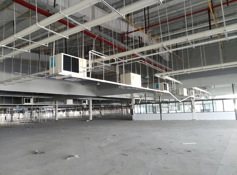 大型制衣厂整体降温，应用蒸发冷省电空调-卧式轴流机组