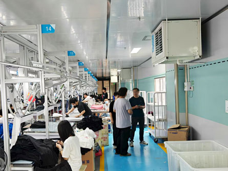 制衣厂生产车间的降温利器，星科蒸发冷省电空调超实用.jpg